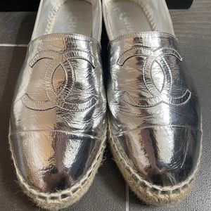 Chanel 2019 Interlocking CC Logo Espadrilles
